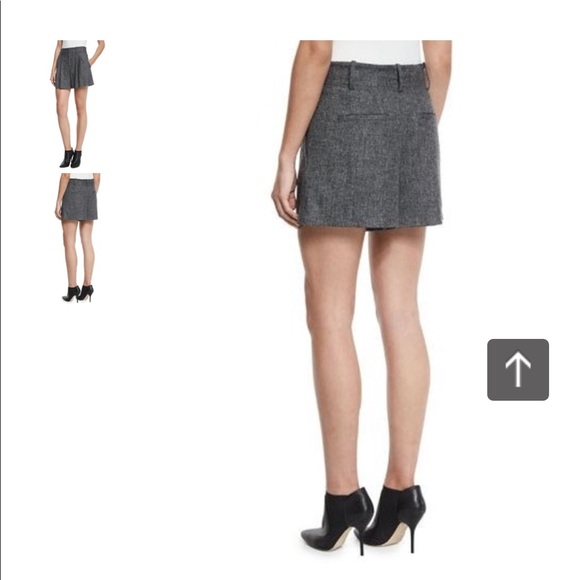 Alice & Olivia Elouise Shorts - Picture 2 of 5